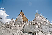Ladakh - Leh, chortens 